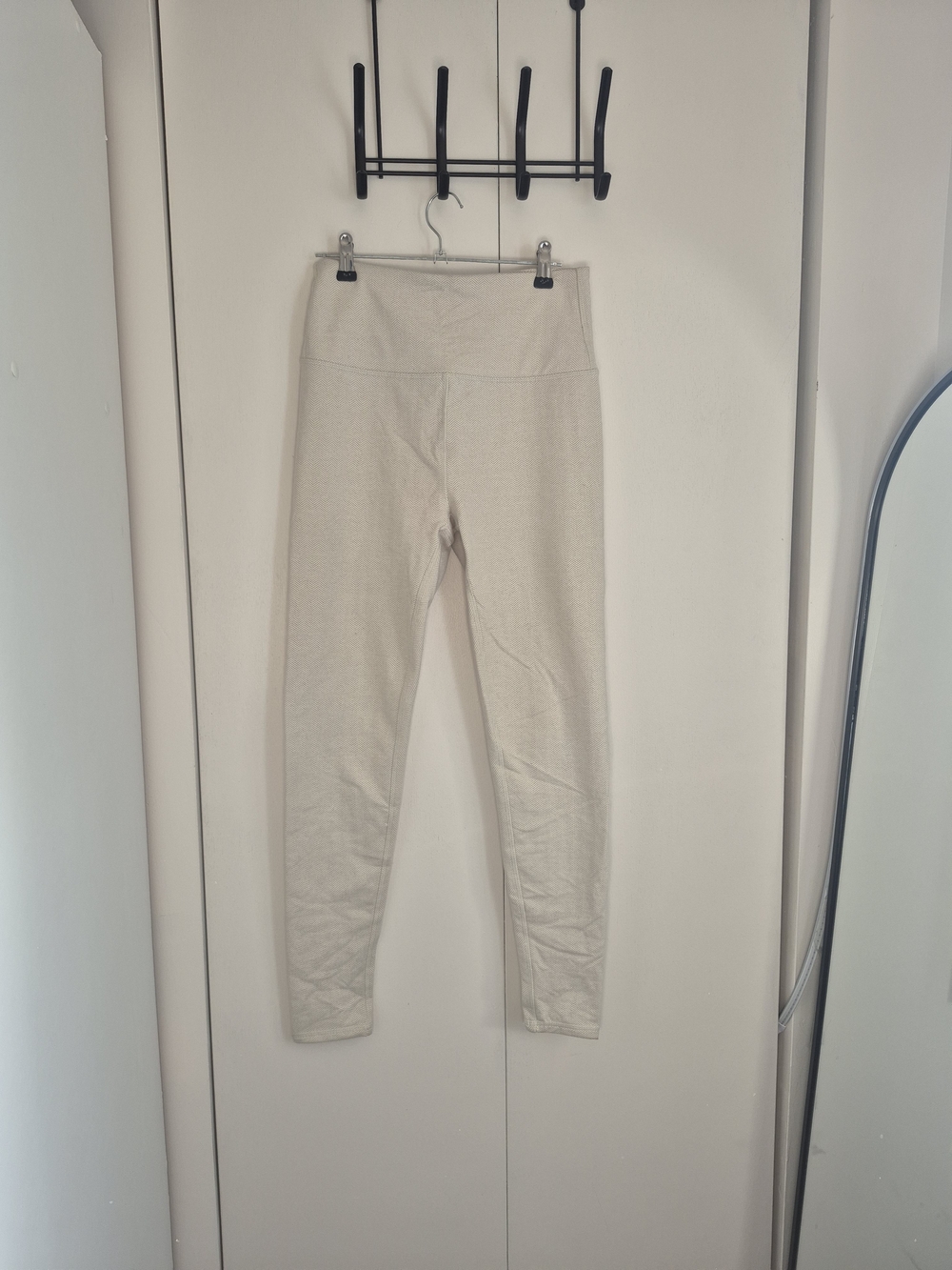 Cream High-Waist Seamless Leggings